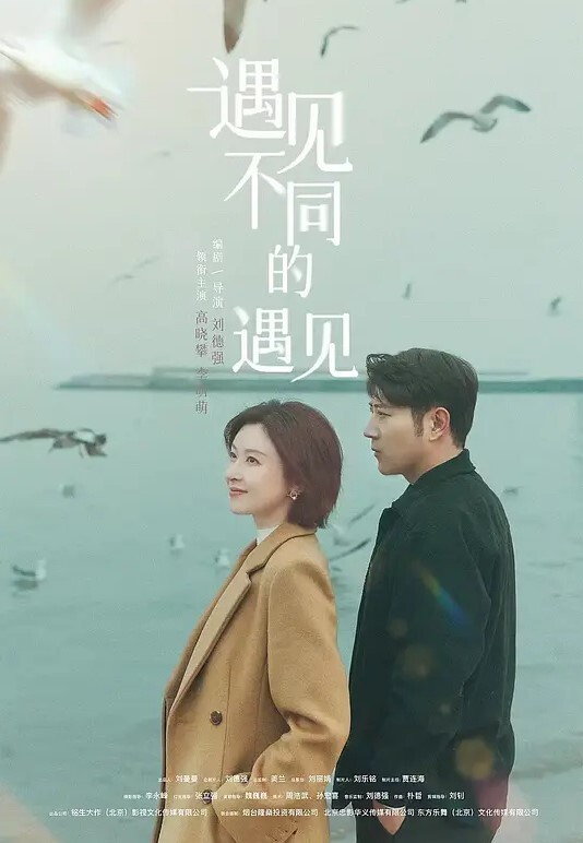 跪在床上被三个猛男围着干得浪叫连天 - 8号技师